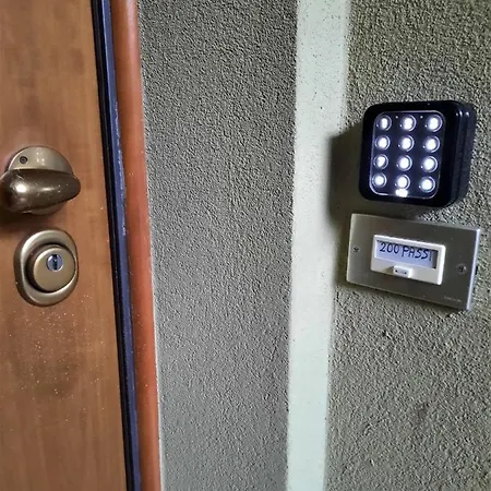 Apartment 200 Passi